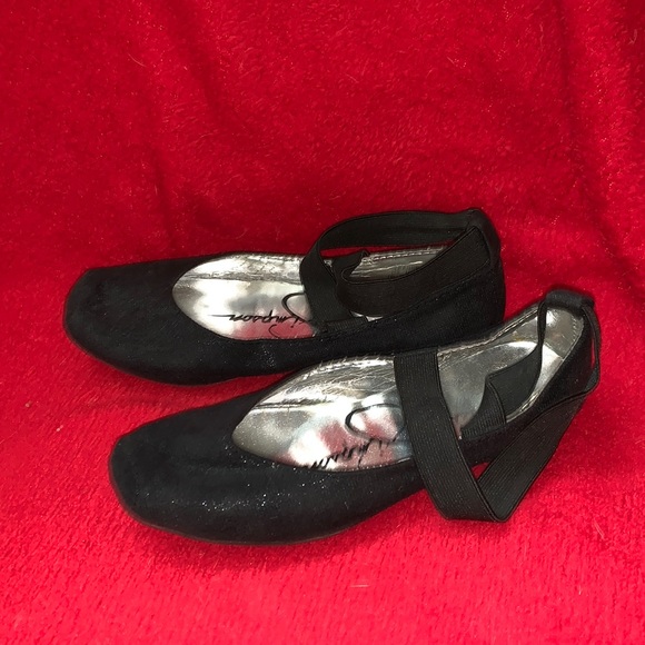 JESSICA SIMPSON KIDS BALLET STYLE SHOE - Picture 1 of 3